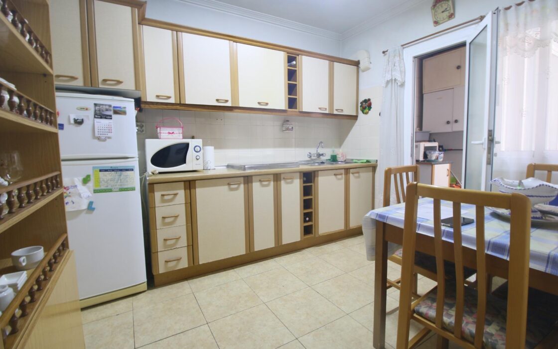 Апартаменти в Аликанте 88 кв.м з балконом та 3 спальнями