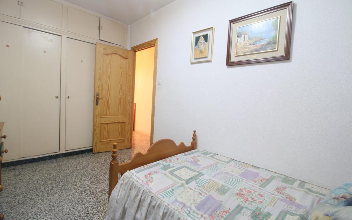 Апартаменти в Аликанте 88 кв.м з балконом та 3 спальнями