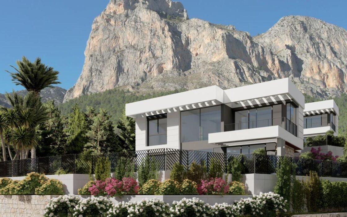 Вилла в Полопе 124 кв.м с террасой у моря 2025 года