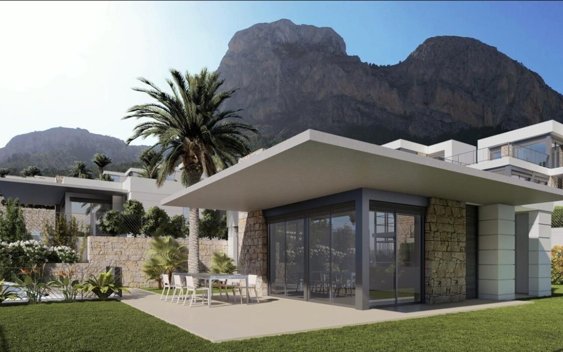 Вилла в Полопе 124 кв.м с террасой у моря 2025 года