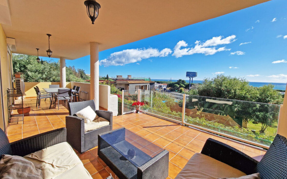 Квартира с террасой у моря в Марбелье, 154 кв.м, 3 спальни