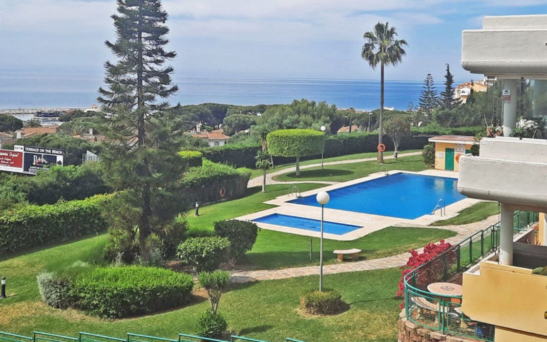 Квартира с террасой у моря в Марбелье, 154 кв.м, 3 спальни