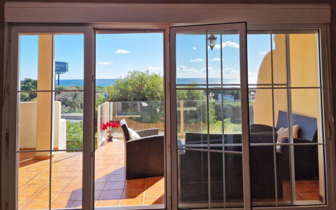 Квартира с террасой у моря в Марбелье, 154 кв.м, 3 спальни