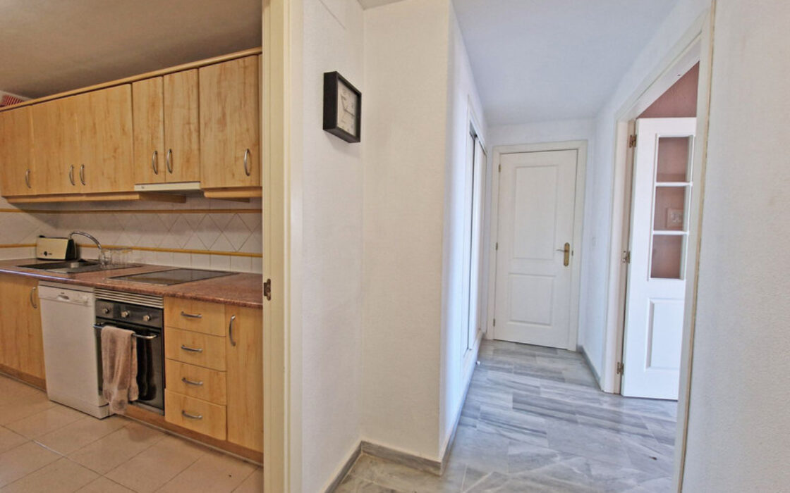 Квартира с террасой у моря в Марбелье, 154 кв.м, 3 спальни