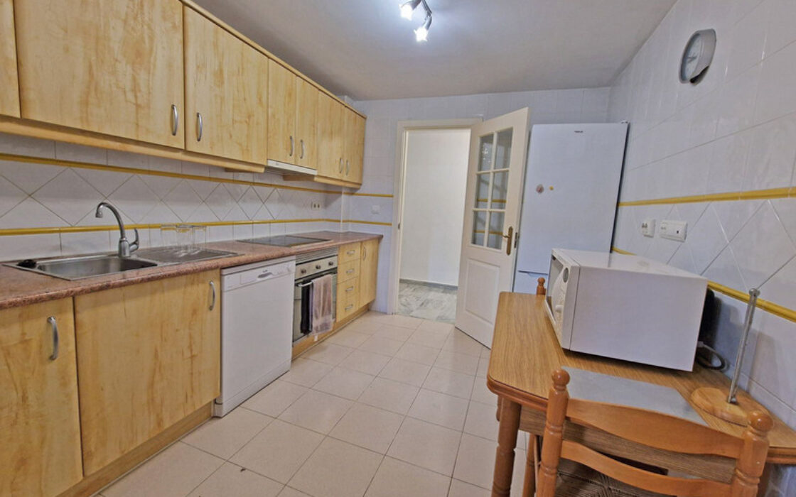 Квартира с террасой у моря в Марбелье, 154 кв.м, 3 спальни