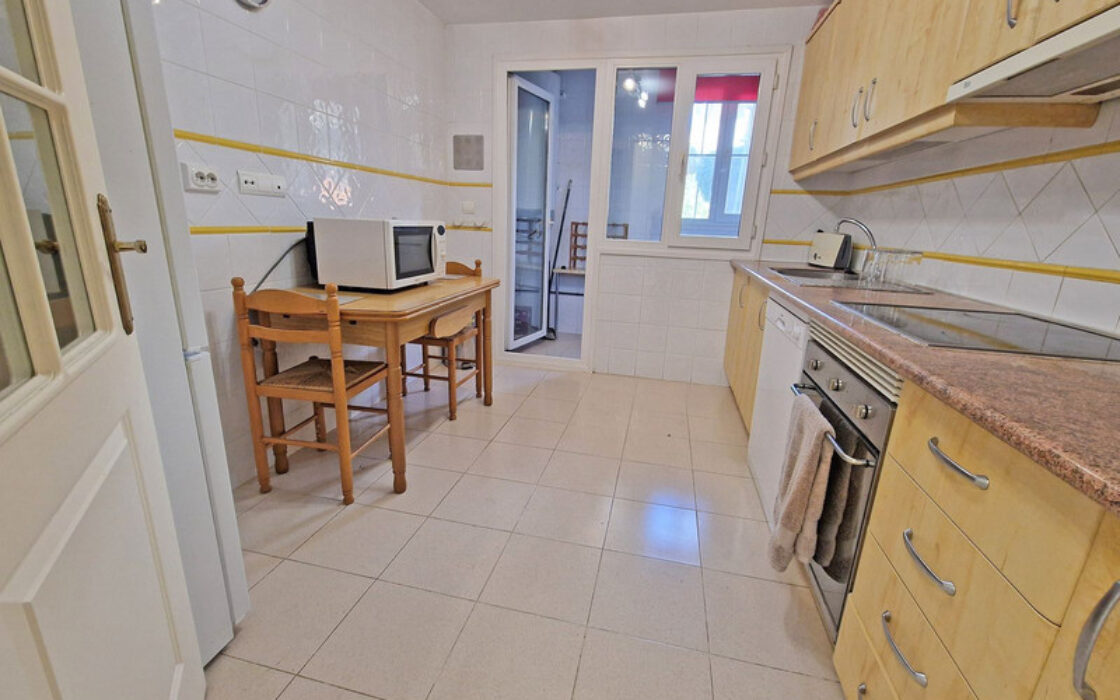 Квартира с террасой у моря в Марбелье, 154 кв.м, 3 спальни