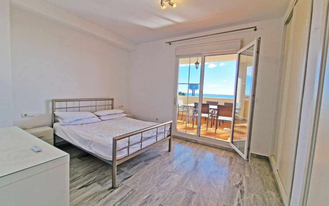 Квартира с террасой у моря в Марбелье, 154 кв.м, 3 спальни