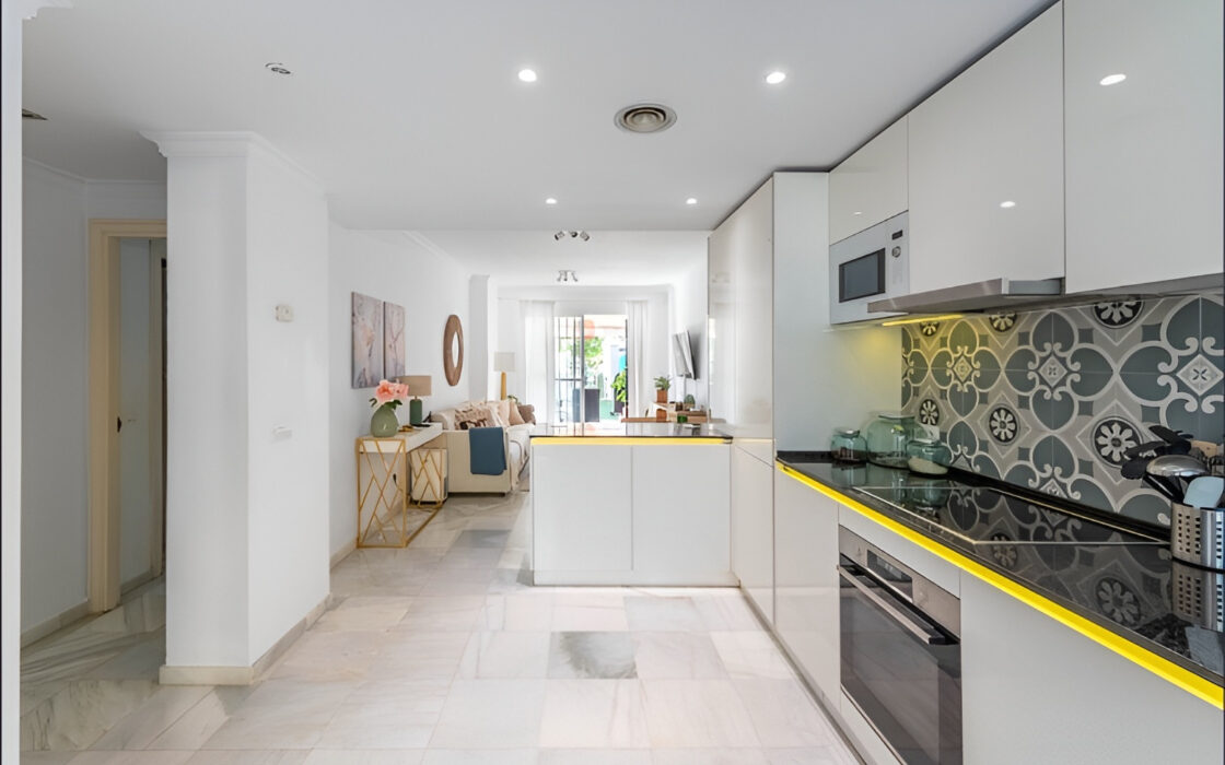 Елегантна квартира з 2 спальнями в Марбельї з терасою