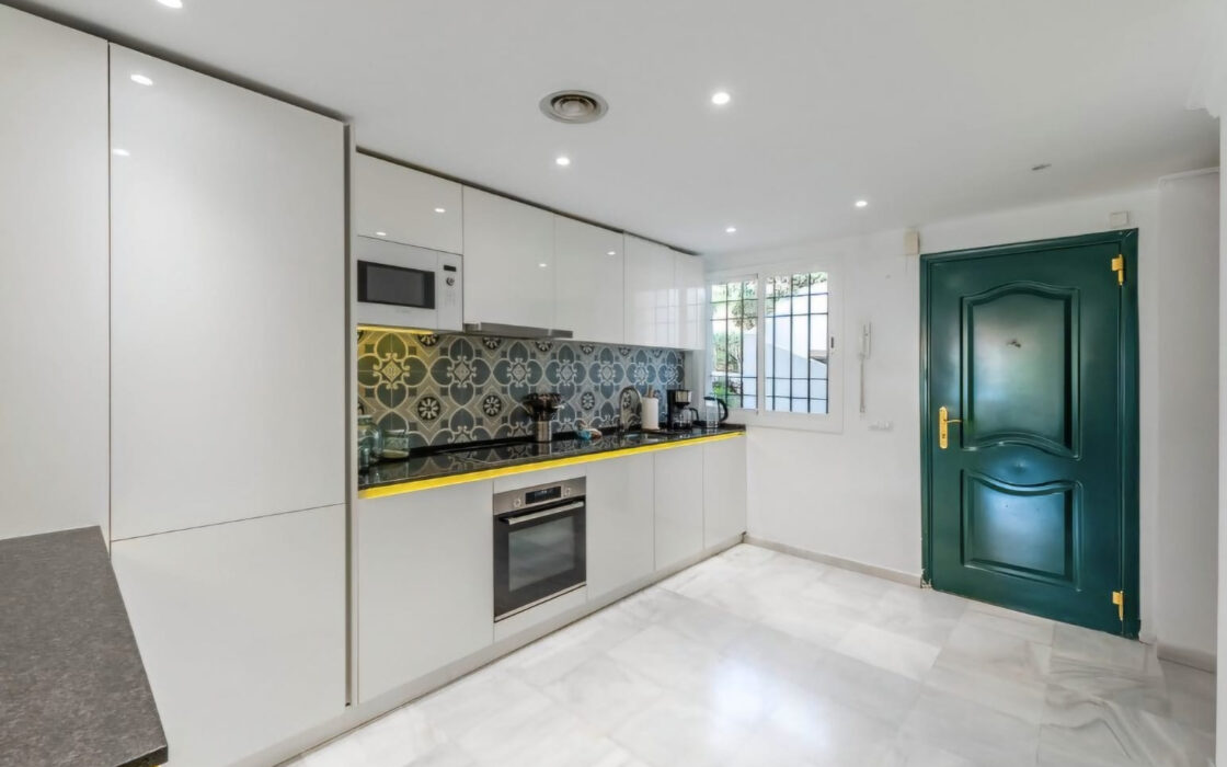 Елегантна квартира з 2 спальнями в Марбельї з терасою