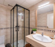 Елегантна квартира з 2 спальнями в Марбельї з терасою