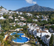 Елегантна квартира з 2 спальнями в Марбельї з терасою