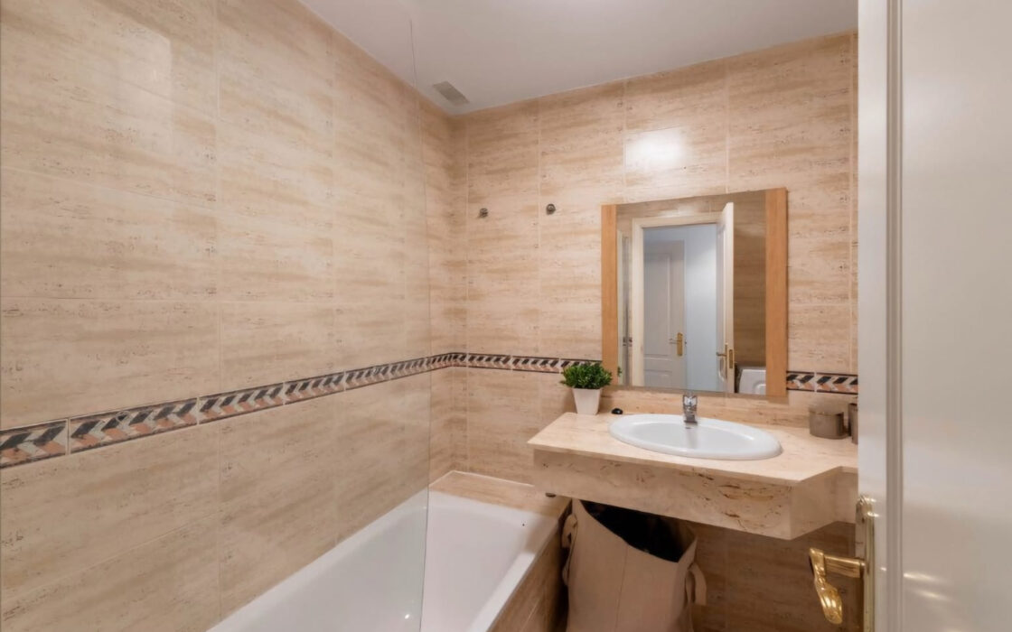 Елегантна квартира з 2 спальнями в Марбельї з терасою