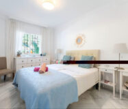 Елегантна квартира з 2 спальнями в Марбельї з терасою