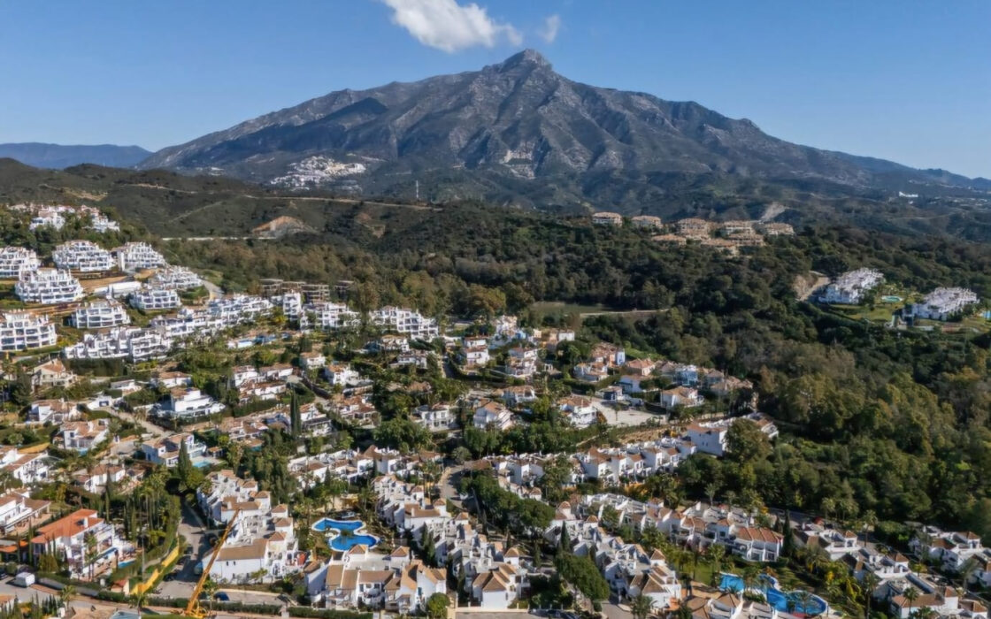 Елегантна квартира з 2 спальнями в Марбельї з терасою