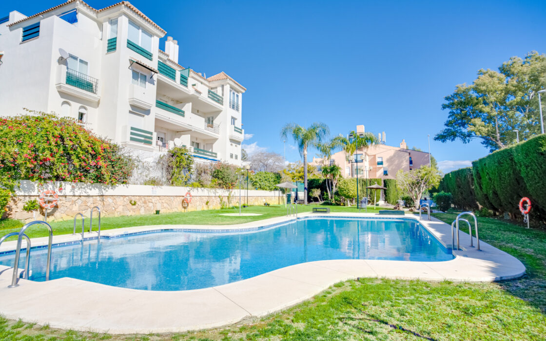 Квартира 2 спальни в Lorcrimar, близко к Пуэрто Банус