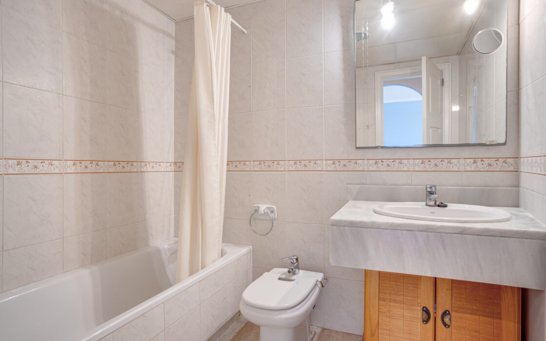 Квартира 2 спальни в Lorcrimar, близко к Пуэрто Банус