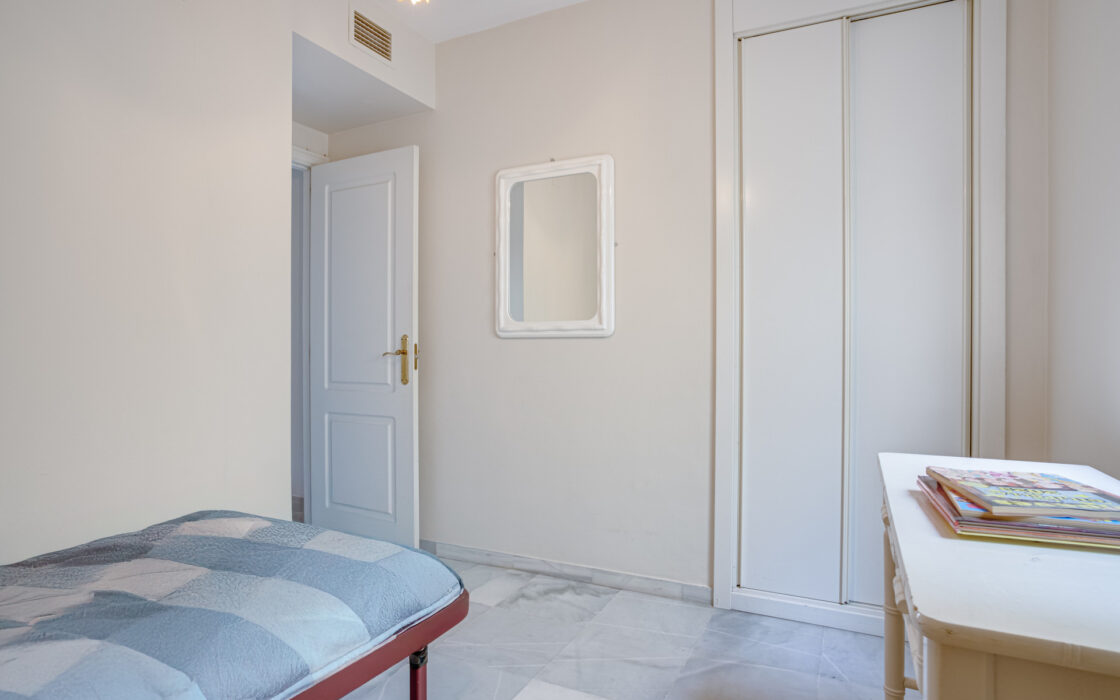 Квартира 2 спальни в Lorcrimar, близко к Пуэрто Банус