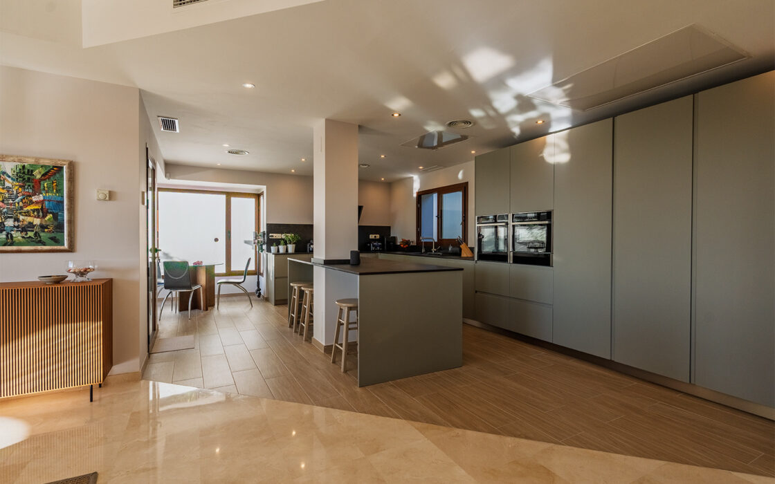 Вілла з панорамним видом на море в Бенахавісі 519 кв.м