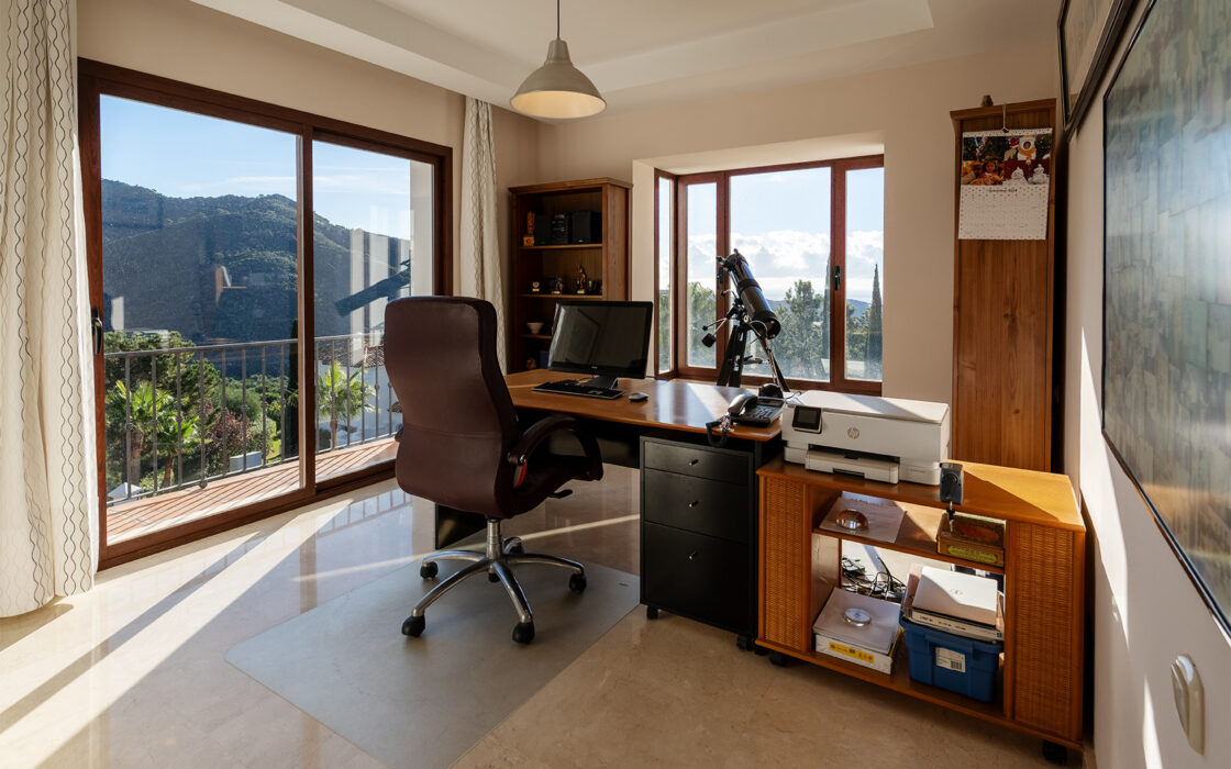 Вілла з панорамним видом на море в Бенахавісі 519 кв.м