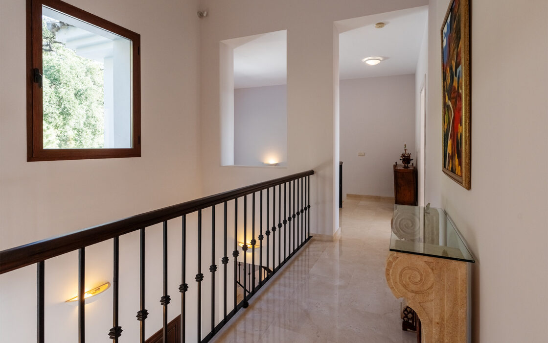 Вілла з панорамним видом на море в Бенахавісі 519 кв.м