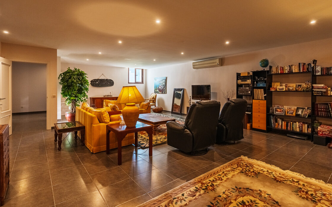 Вілла з панорамним видом на море в Бенахавісі 519 кв.м