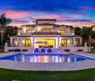 Загородний клуб в Бенахаві, 764 кв.м з терасою біля моря