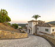 Загородний клуб в Бенахаві, 764 кв.м з терасою біля моря