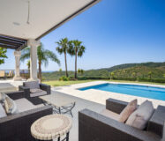 Загородний клуб в Бенахаві, 764 кв.м з терасою біля моря