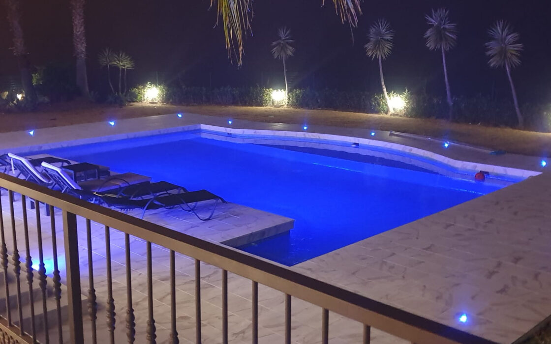 Загородний клуб в Бенахаві, 764 кв.м з терасою біля моря