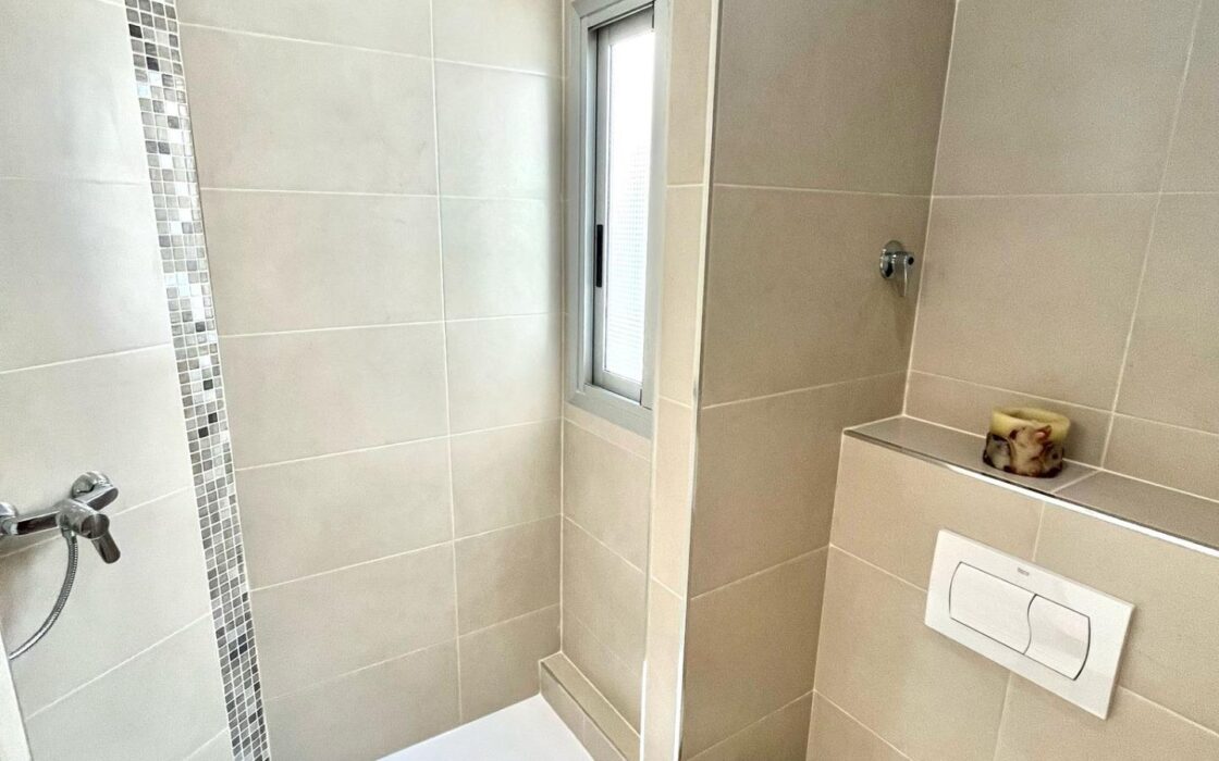 Доходный дом в Валенсии 257 кв.м с высоким доходом