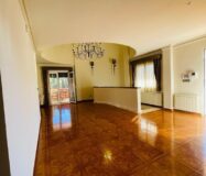 Вілла в Торрев’єсі 301 кв.м з басейном в 2.5 км від моря