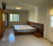 Вілла в Торрев’єсі 301 кв.м з басейном в 2.5 км від моря