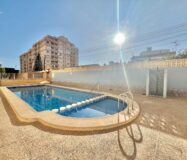 Апартаменты в Торревьехе 62 кв.м с террасой и бассейном