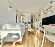 Апартаменты в Торревьехе 62 кв.м с террасой и бассейном