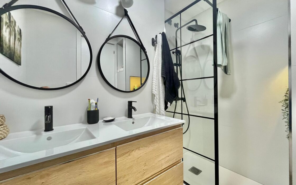 Апартаменты в Торревьехе 62 кв.м с террасой и бассейном