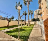 Апартаменты в Торревьехе 62 кв.м с террасой и бассейном