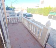 Дом в Торревьехе у моря с террасой и 3 комнатами 85 кв.м