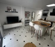 Апартамент в Торревьехе 61 кв.м у моря с террасой