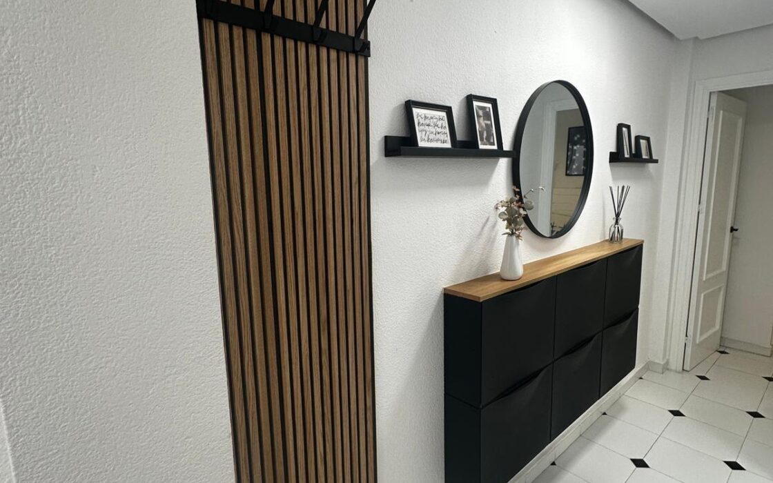 Апартамент в Торревьехе 61 кв.м у моря с террасой