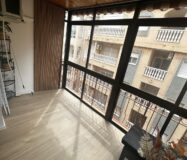 Апартамент в Торревьехе 61 кв.м у моря с террасой