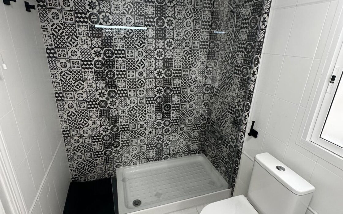 Апартамент в Торревьехе 61 кв.м у моря с террасой