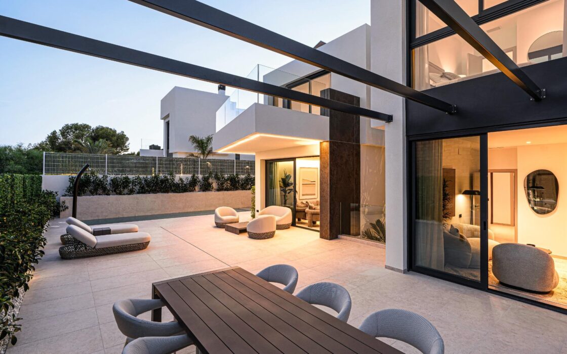 Вилла в La Nucía 342 кв.м с террасой и бассейном