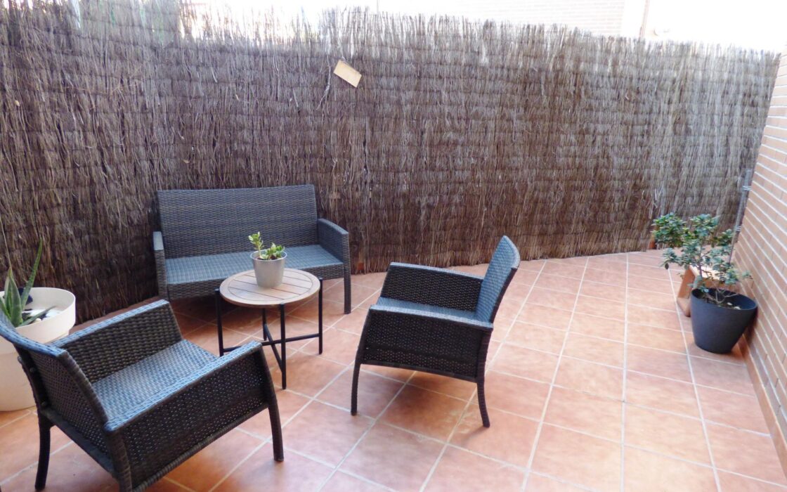 Апартаменты в Аликанте 144 кв.м с террасой и бассейном