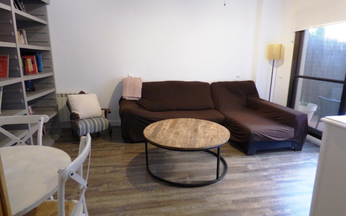 Апартаменты в Аликанте 144 кв.м с террасой и бассейном