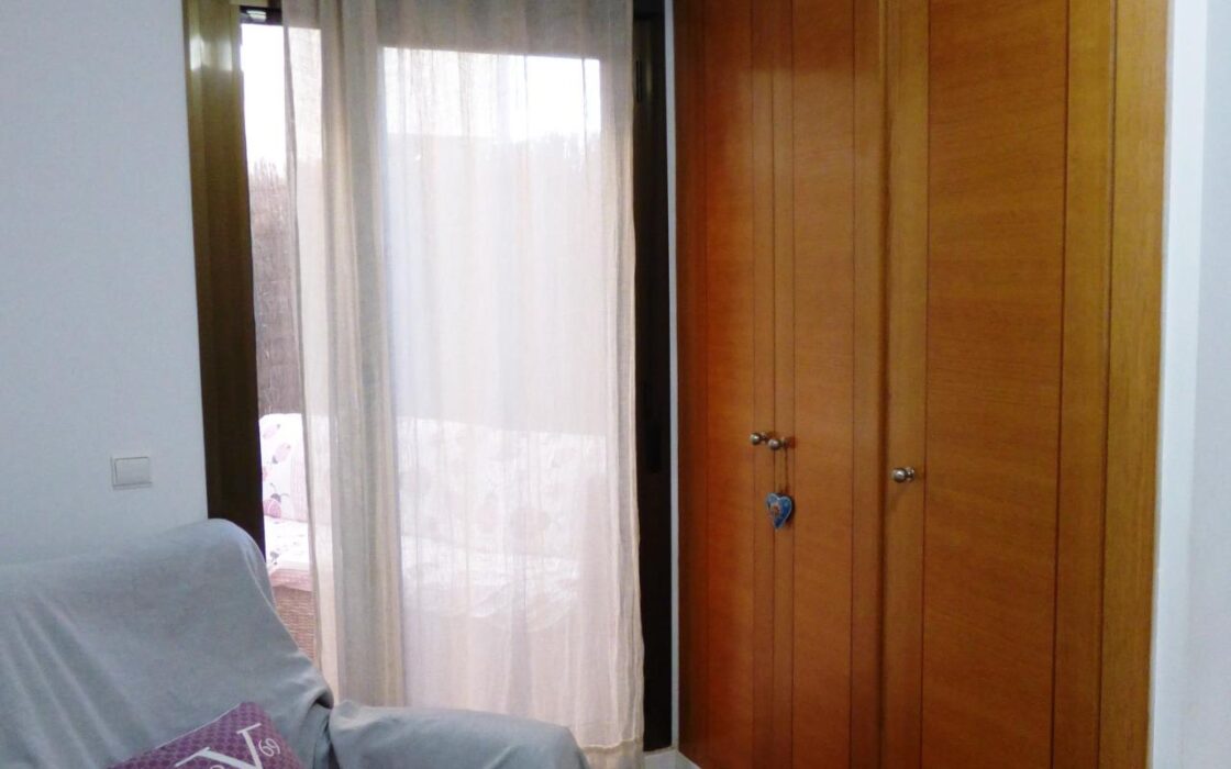 Апартаменты в Аликанте 144 кв.м с террасой и бассейном