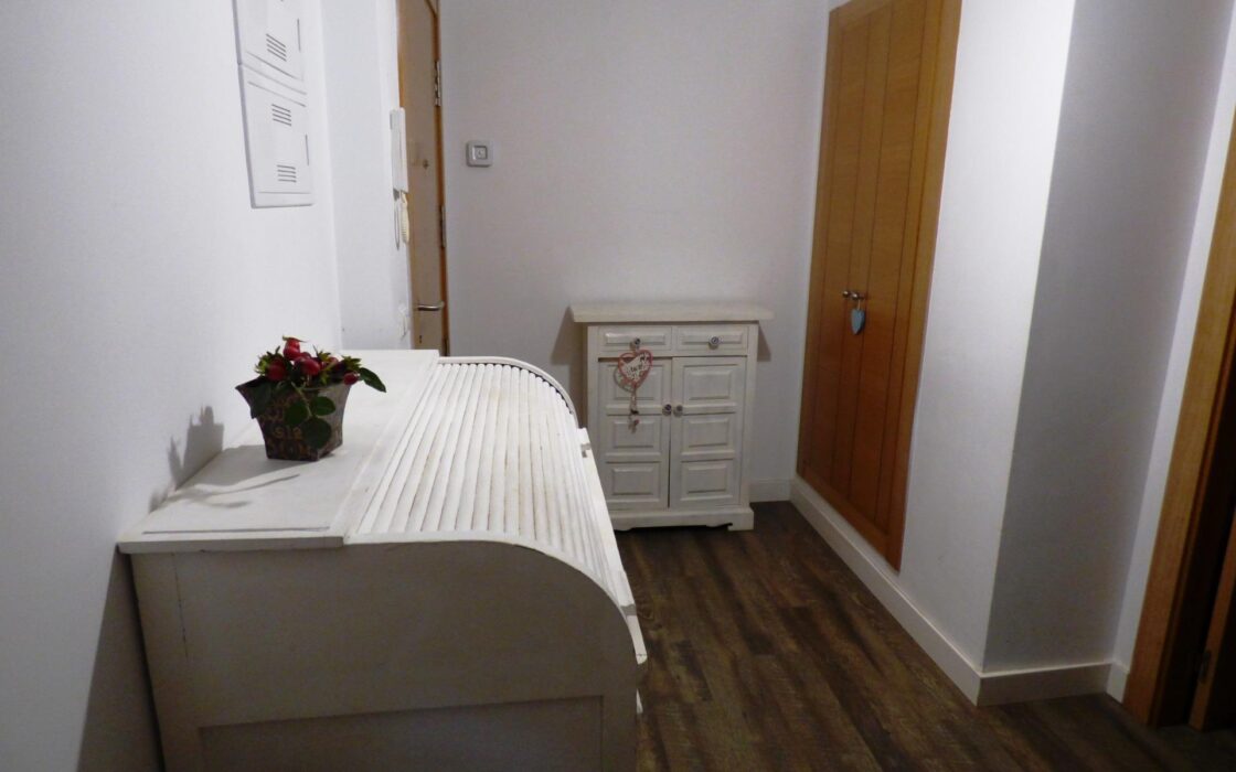 Апартаменты в Аликанте 144 кв.м с террасой и бассейном