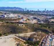 Вилла с 5 спальнями и террасой в Финестрате 242 кв.м