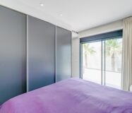 Вилла с 5 спальнями и террасой в Финестрате 242 кв.м