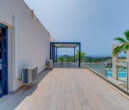 Вилла с 5 спальнями и террасой в Финестрате 242 кв.м