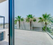 Вилла с 5 спальнями и террасой в Финестрате 242 кв.м